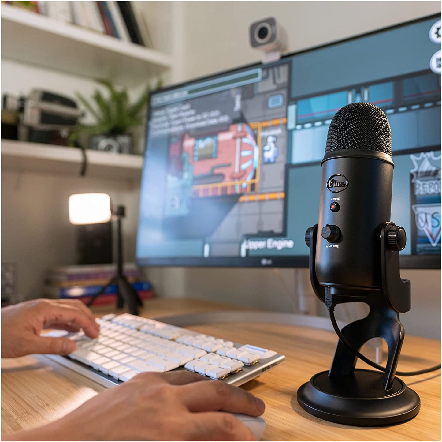 Yeti USB Microphone (Blackout) Bundle with Knox Gear Headphones and Pop Filter